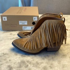 Coconuts by Matisse caramel suede fringe western bootie Size 8M. Like New